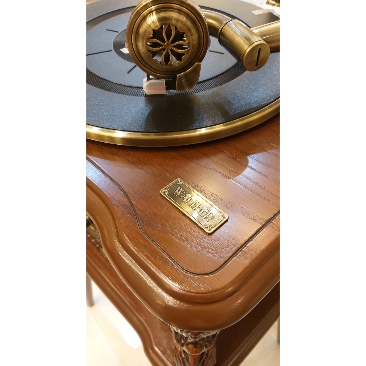 گرامافون والتر مدل 2010 گرامافون والتر مدل 2010